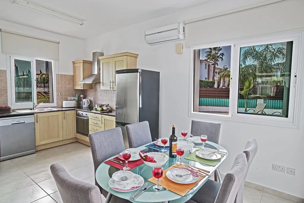Halle Villa Protaras